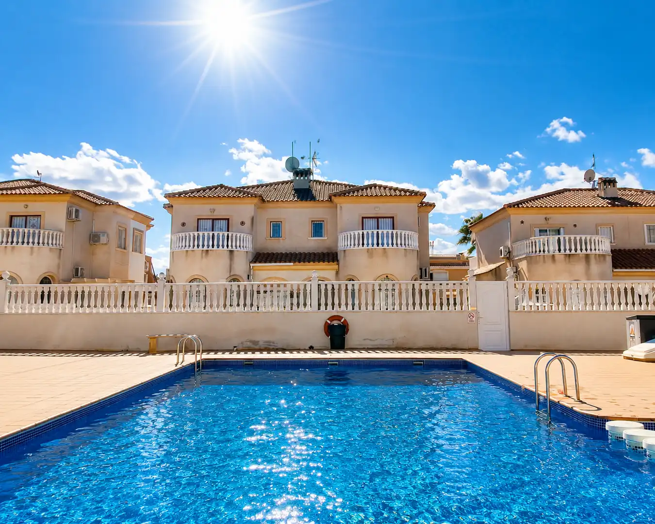 Vista exterior de Casa o chalet de alquiler en Torrevieja con Aire acondicionado, Calefacción y Trastero