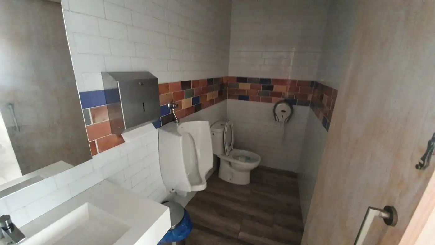 Bathroom of Commercial properties for sale in Almorox  with Air Conditioner