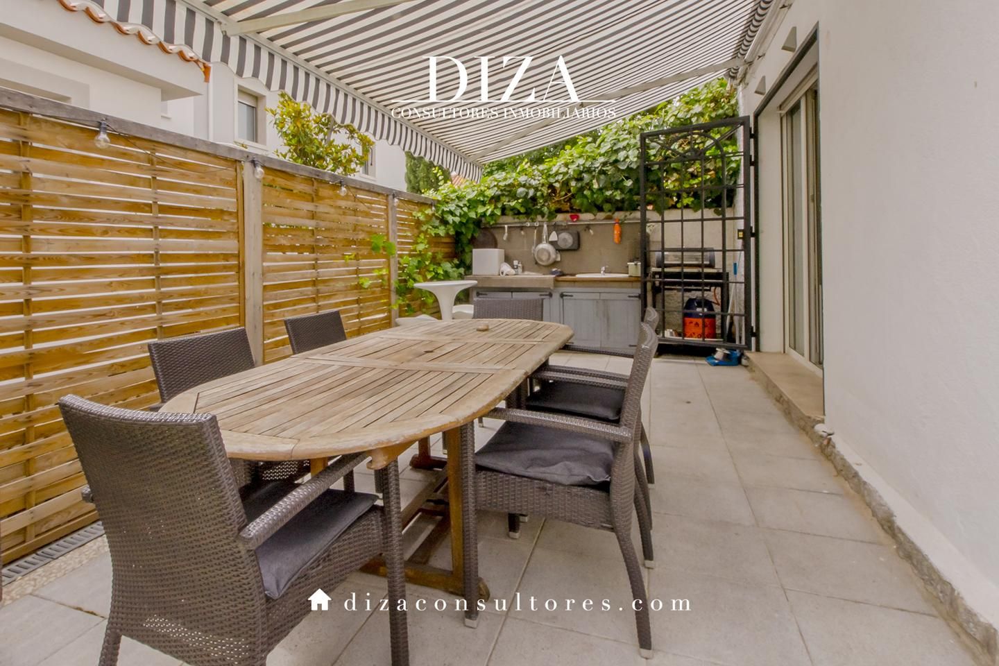 Terrace of Single-family semi-detached for sale in  Madrid Capital  with Air Conditioner, Heating and Private garden