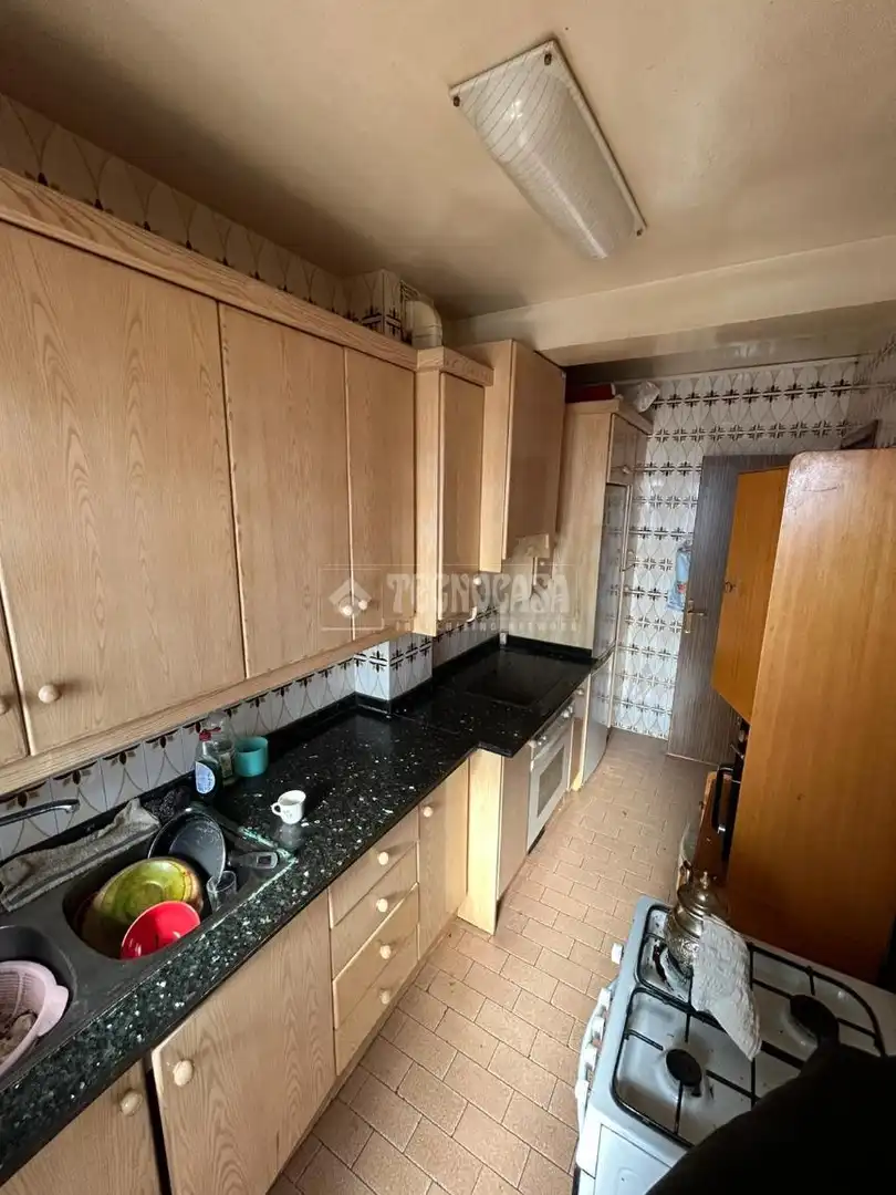 Cocina de Piso en venta en Granada con Balcón