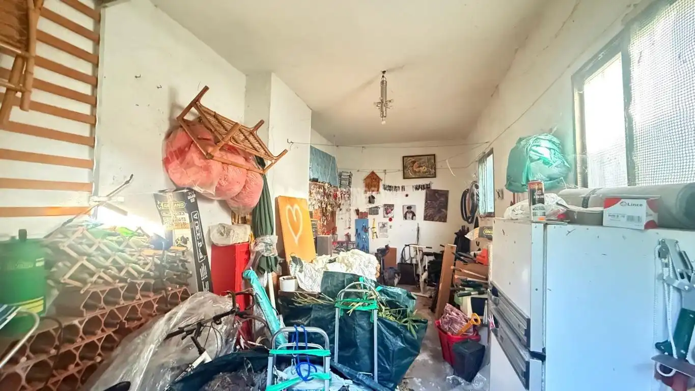 Casa adosada en venta en Camarena con Calefacción, Trastero y Piscina comunitaria