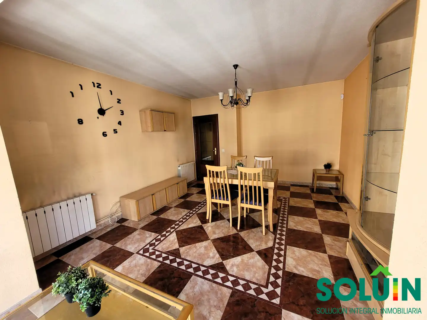 Comedor de Piso en venta en Fuenlabrada con Calefacción, Trastero y Horno