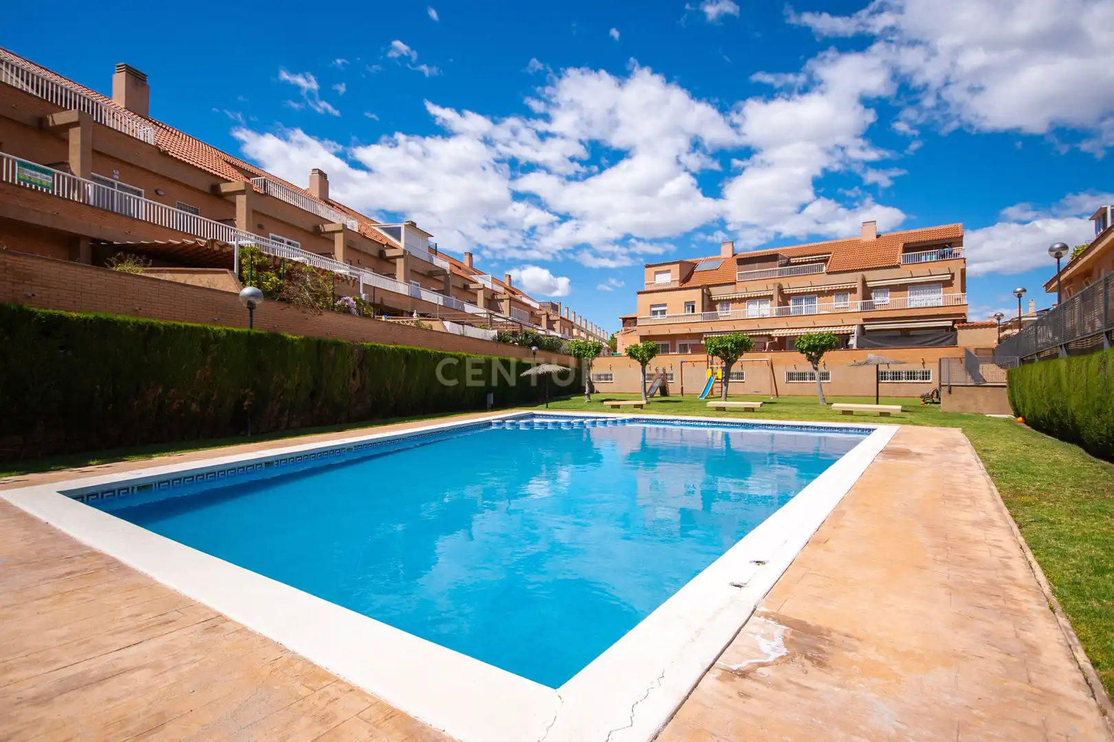 Piscina de Casa adosada en venta en Alicante / Alacant con Aire acondicionado, Balcón y Piscina comunitaria