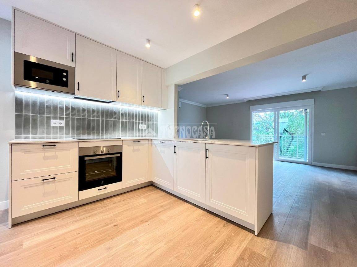 Kitchen of Flat for sale in  Madrid Capital  with Air Conditioner, Heating and Terrace