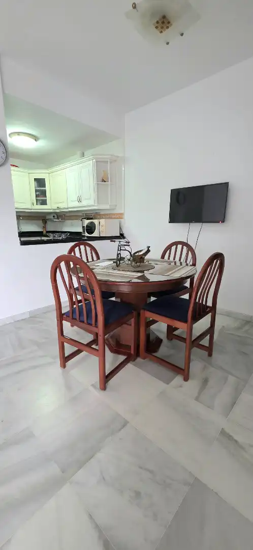 Menjador de Apartament de lloguer en Torrox amb Aire condicionat, Calefacció i Terrassa