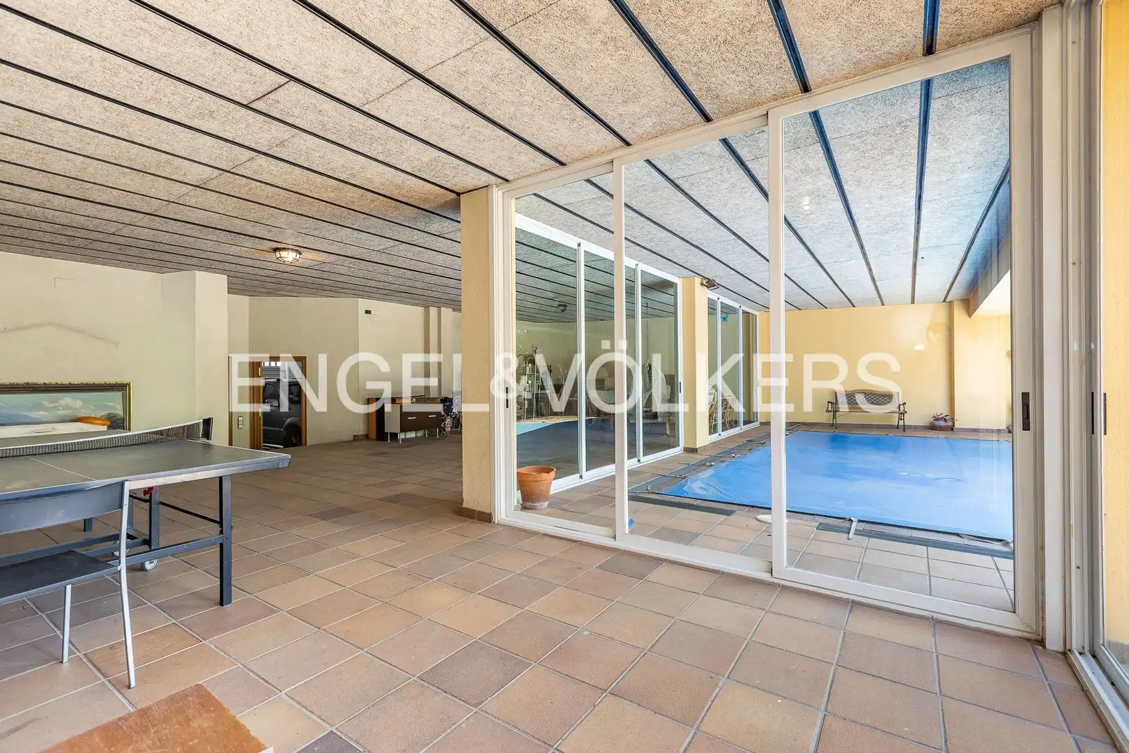 Swimming pool of Houses for sale in Terrassa  with Air Conditioner, Heating and Private garden