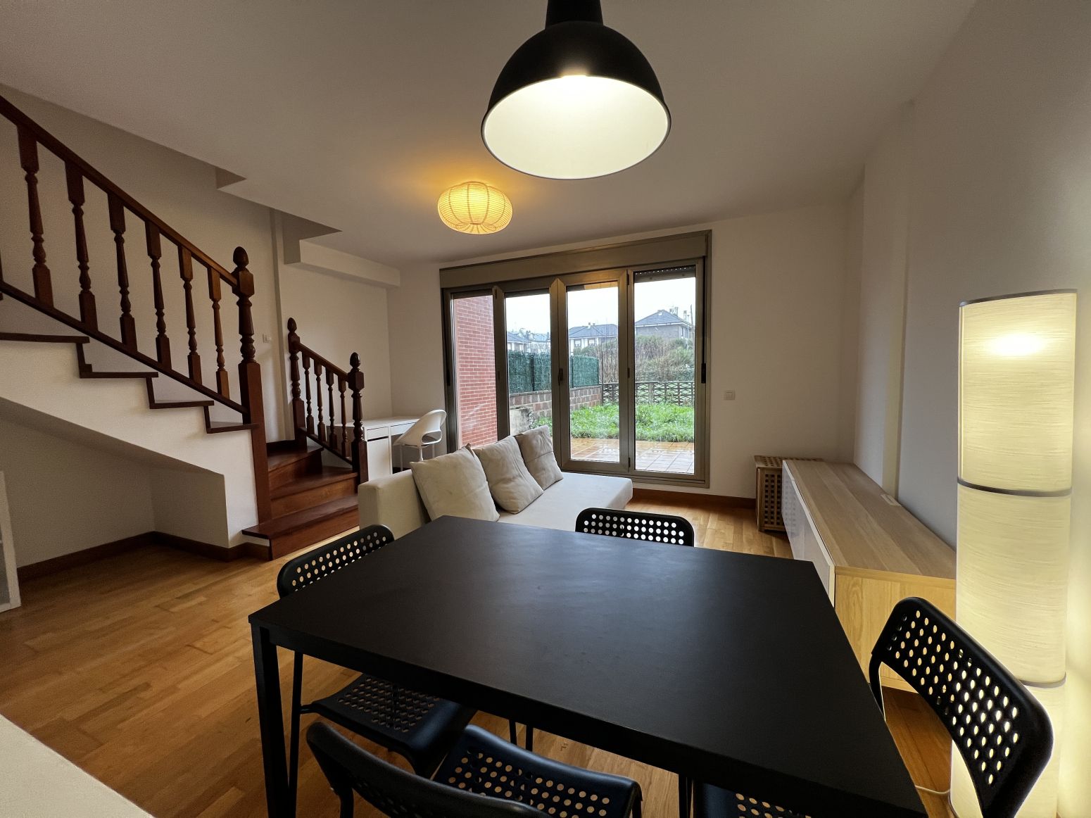 Sala de estar de Ático en venta en El Astillero   con Calefacción, Jardín privado y Parquet