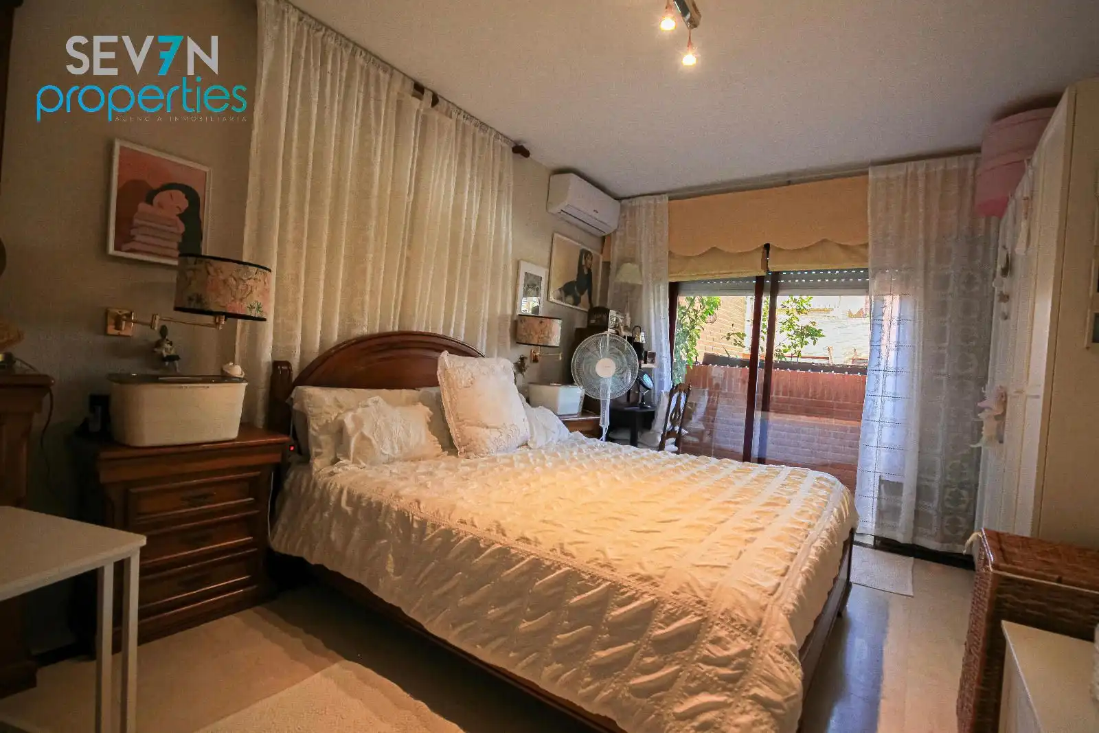 Habitación de Casa adosada en venta en Alicante / Alacant con Aire acondicionado, Calefacción y Piscina