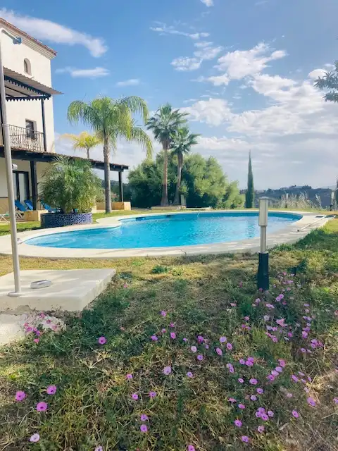 Inmuebles singulares con piscina en venta en Alozaina, imagen 36