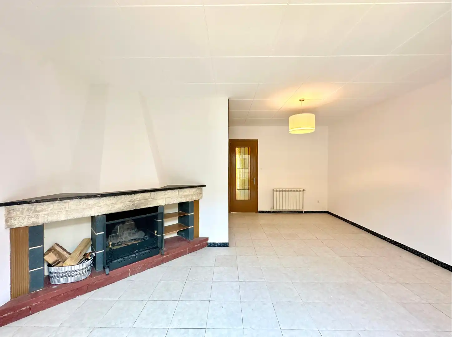 Sala de estar de Casa adosada en venta en Manlleu con Aire acondicionado, Jardín privado y Terraza