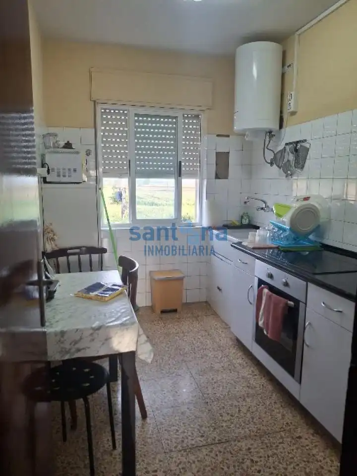 Kitchen of Apartments for sale in Villamañán  with Terrace and Furnished