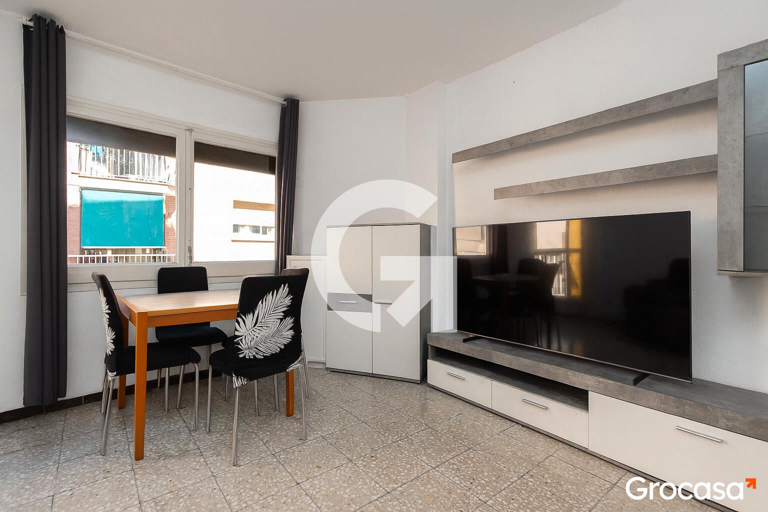 Living room of Flat for sale in L'Hospitalet de Llobregat  with Oven and Balcony