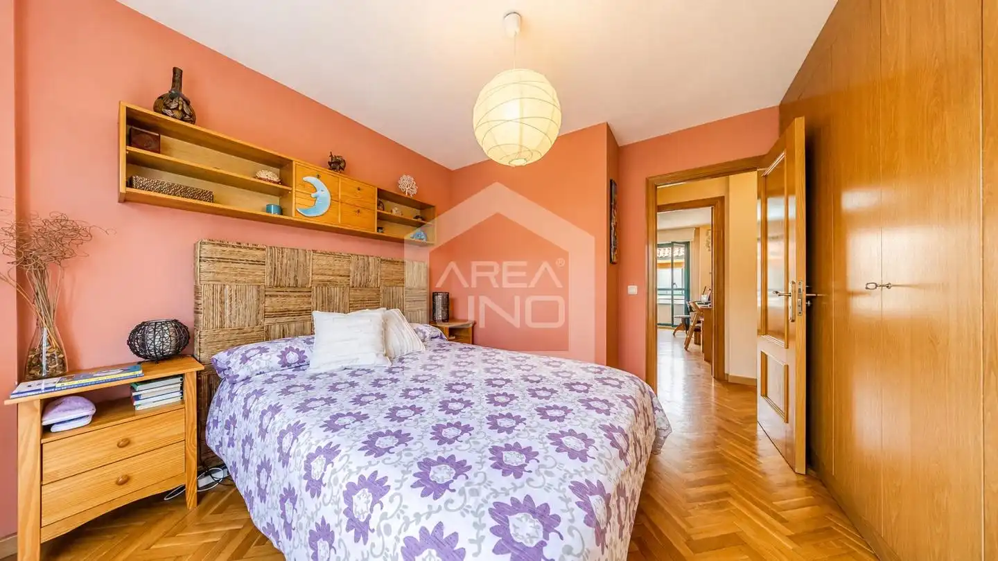 Dormitori de Casa adosada en venda en Alcorcón amb Aire condicionat, Calefacció i Jardí privat