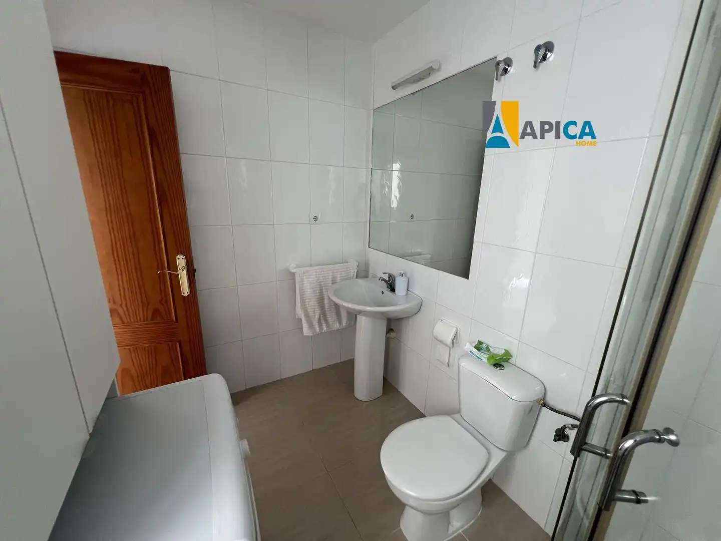 Bathroom of Flat for sale in Conil de la Frontera  with Air Conditioner and Furnished