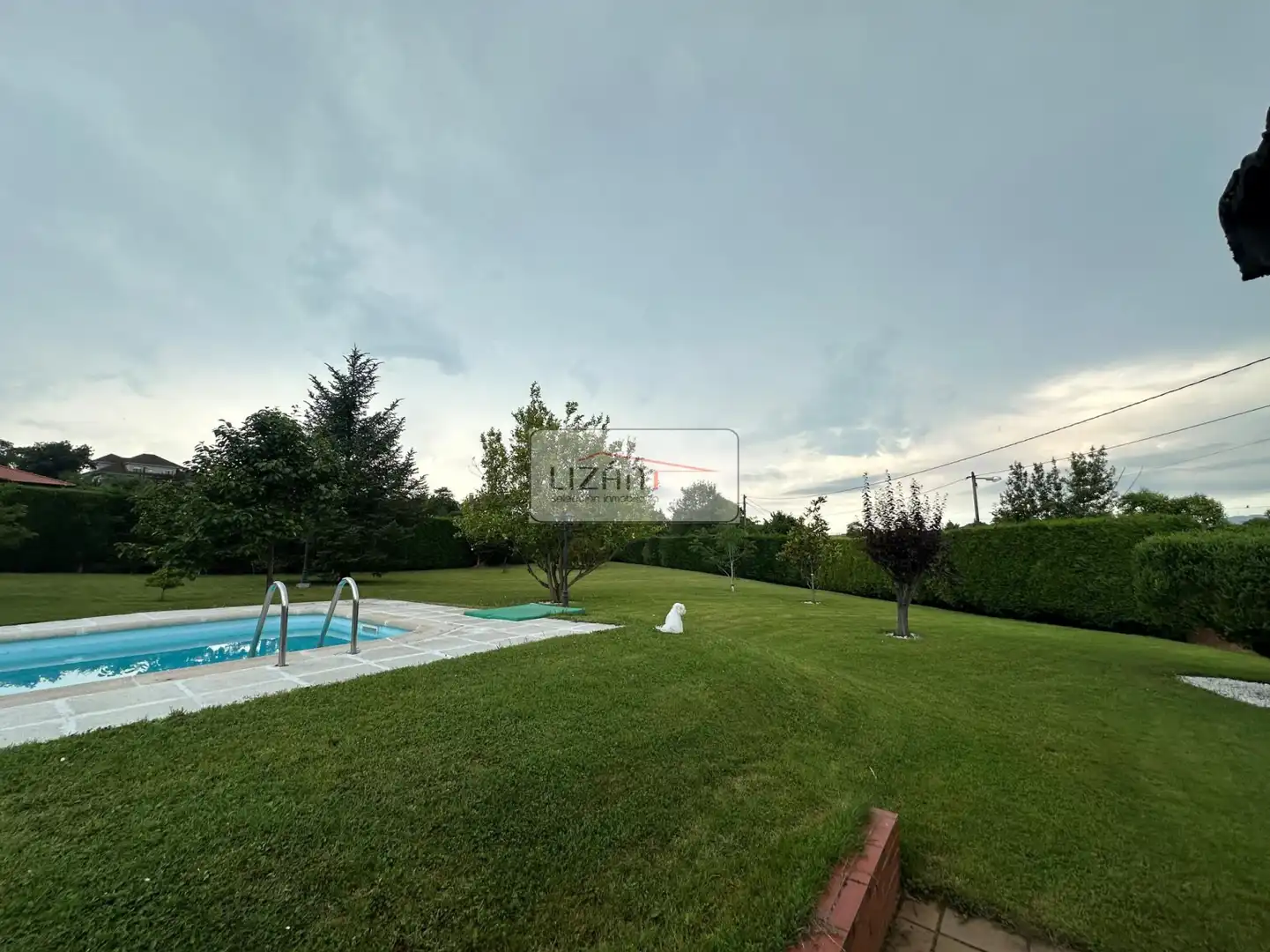 Jardí de Casa o xalet en venda en Oviedo  amb Calefacció, Jardí privat i Terrassa