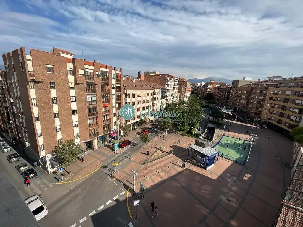 Außenansicht von Wohnung zum Verkauf in Segovia mit Heizung, Terrasse und Abstellraum