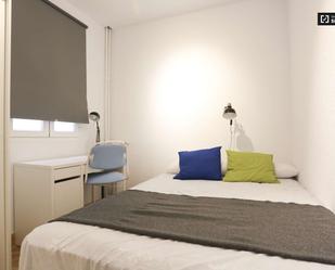 Bedroom of Flat to share in  Madrid Capital  with Air Conditioner and Terrace