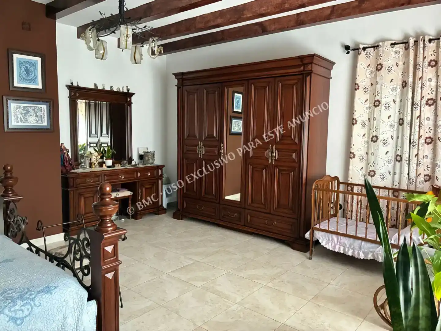 Schlafzimmer von Country house zum Verkauf in Colmenar mit Schwimmbad und Balkon