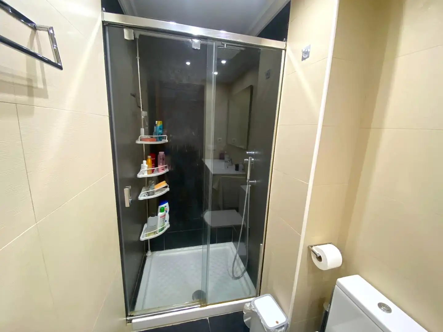 Badezimmer von Wohnung zum Verkauf in Castro-Urdiales mit Heizung, Parkett und Terrasse