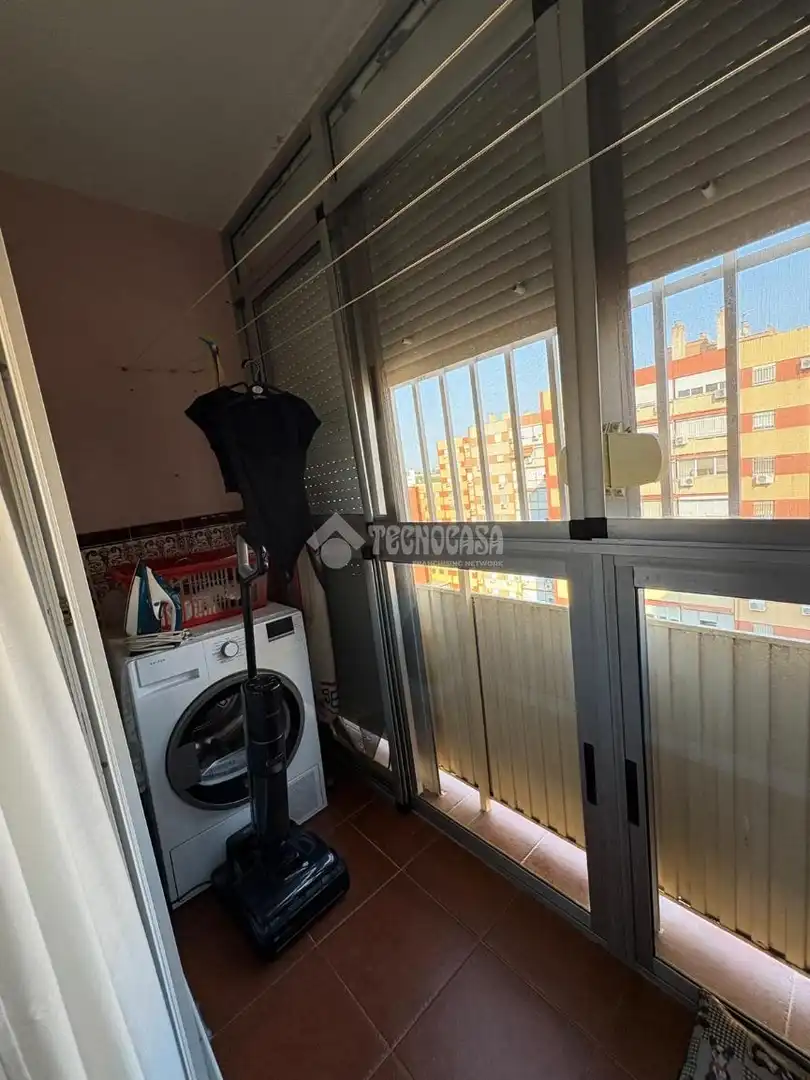 Balcony of Flat for sale in Sevilla  with Air Conditioner and Balcony