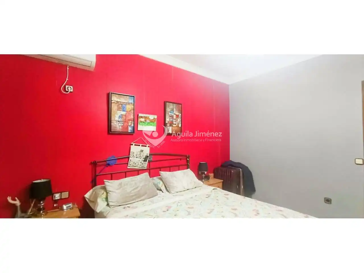Habitación de Casa adosada en venta en Alcalá de Guadaira con Aire acondicionado, Calefacción y Jardín privado