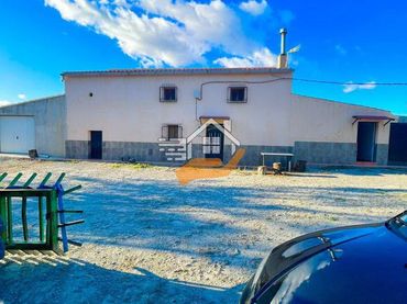 Country house for sale in Vélez-Rubio