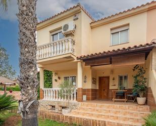 Exterior view of Single-family semi-detached for sale in La Pobla de Vallbona
