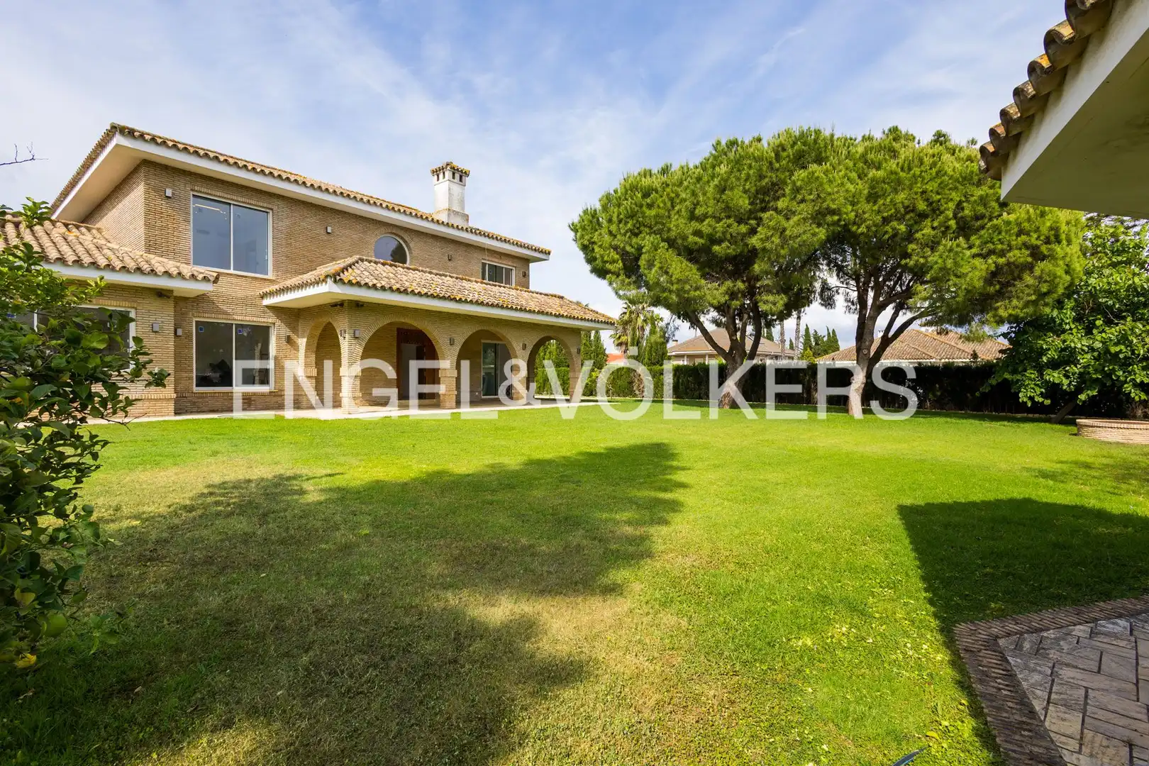 Vista exterior de Finca rústica en venta en Jerez de la Frontera con Aire acondicionado, Calefacción y Jardín privado