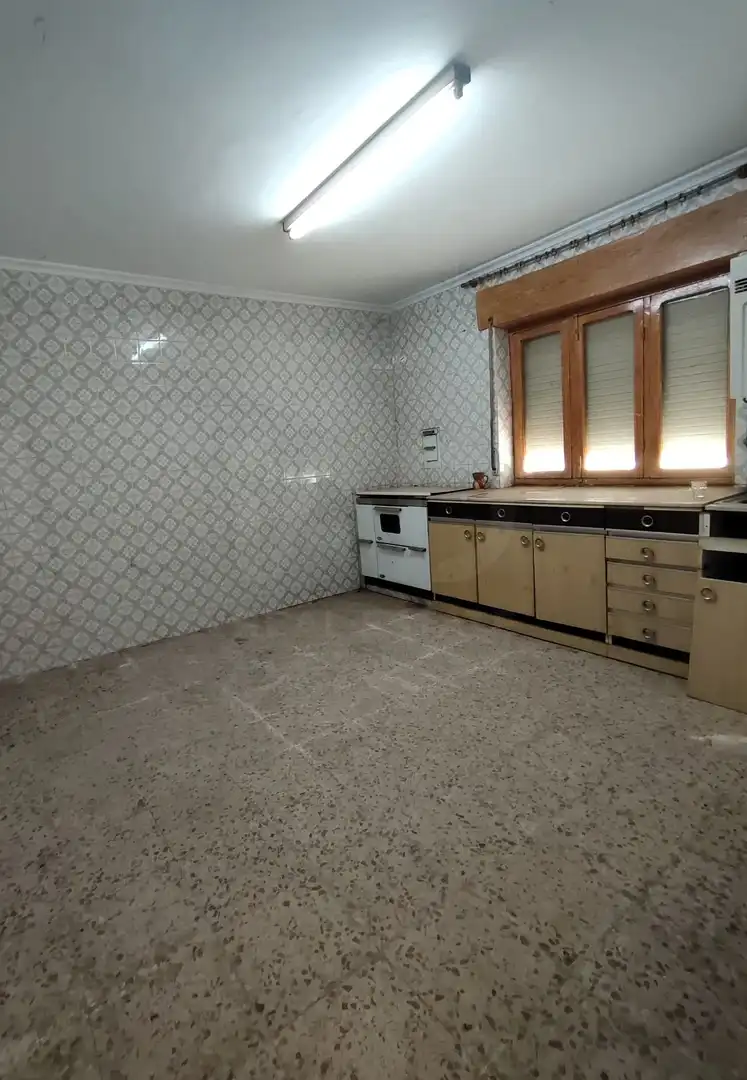 Cuina de Finca rústica en venda en Santa Marina del Rey amb Terrassa