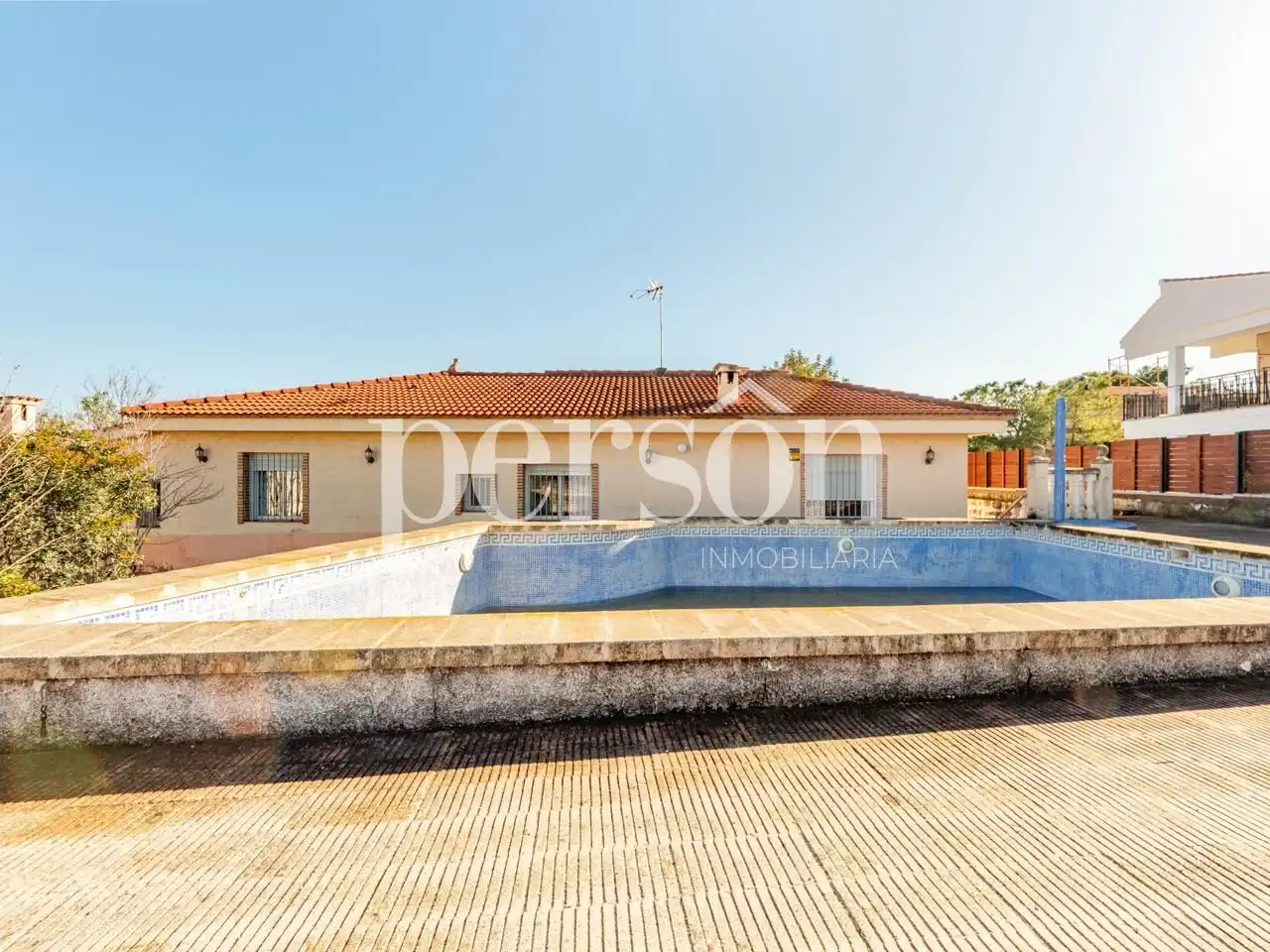Piscina de Casa o chalet en venta en Chiva con Jardín privado, Terraza y Piscina
