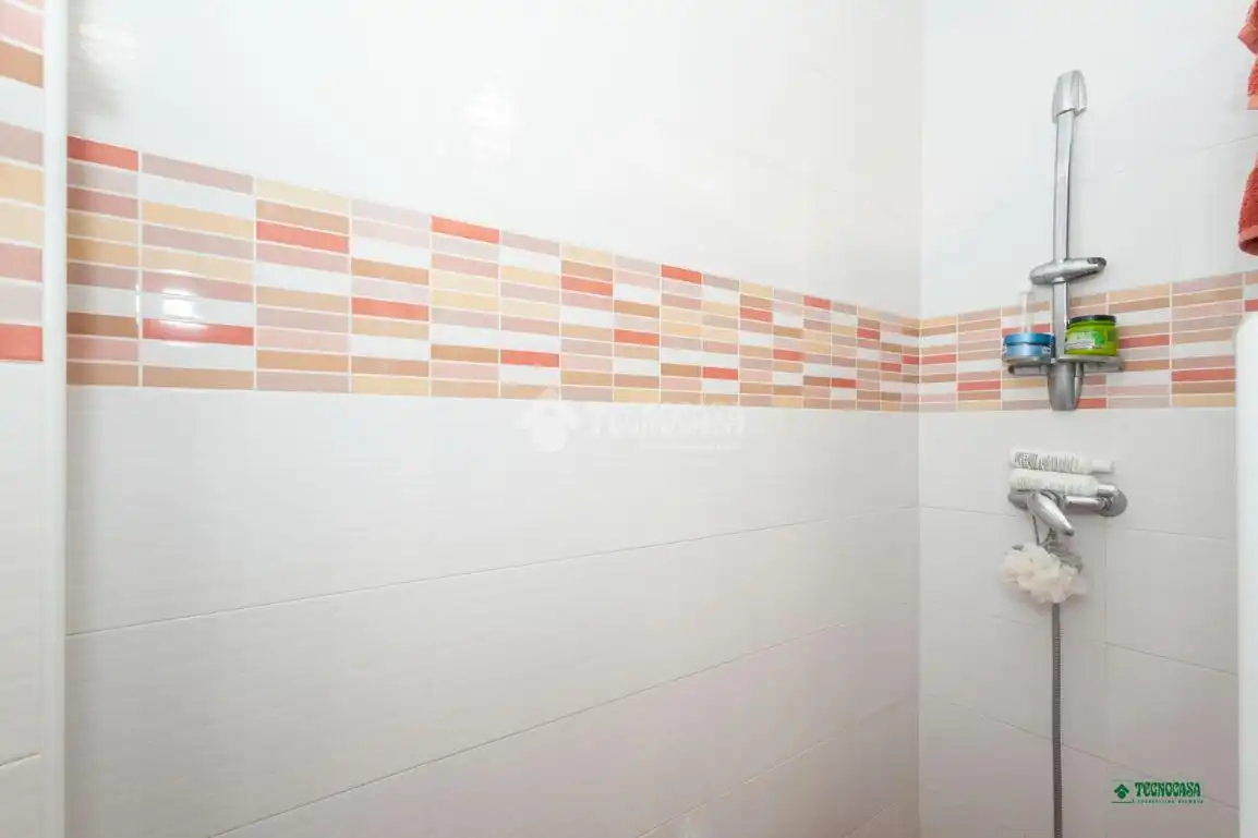 Baño de Piso en venta en Almería con Terraza