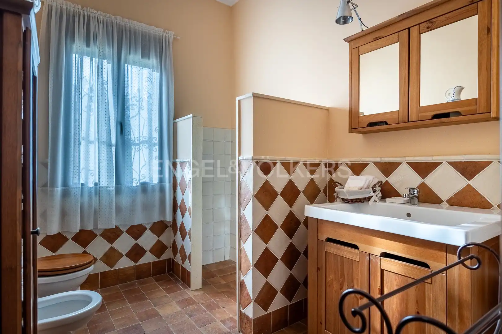 Baño de Finca rústica en venta en Olivares con Calefacción, Jardín privado y Piscina