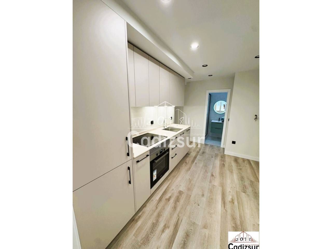 Kitchen of Apartment for sale in  Cádiz Capital  with Air Conditioner and Heating