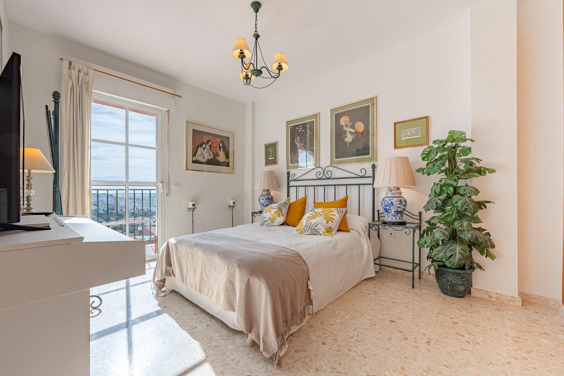 Habitación de Casa adosada en venta en Rincón de la Victoria