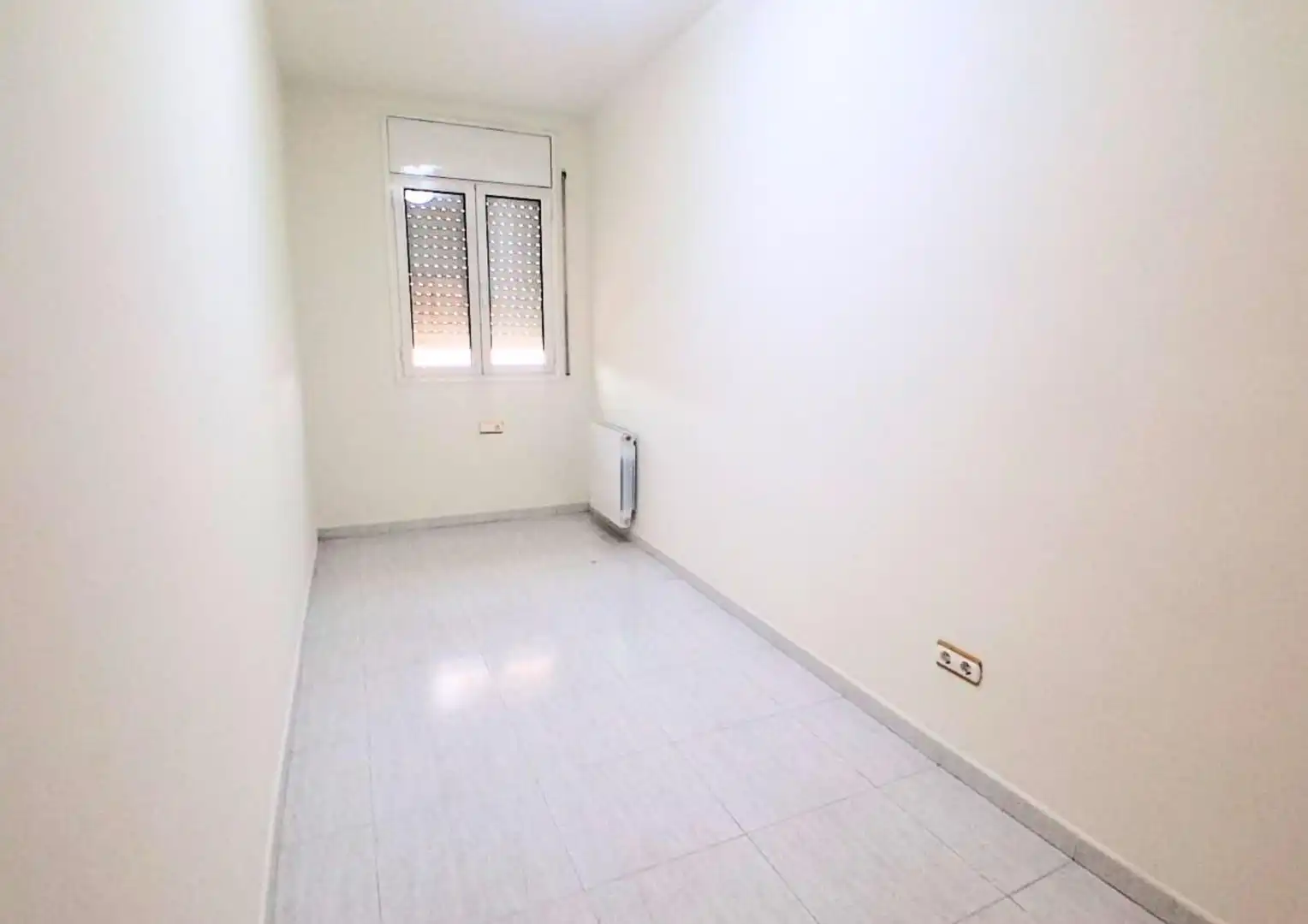 Habitación de Piso en venta en Sabadell con Calefacción