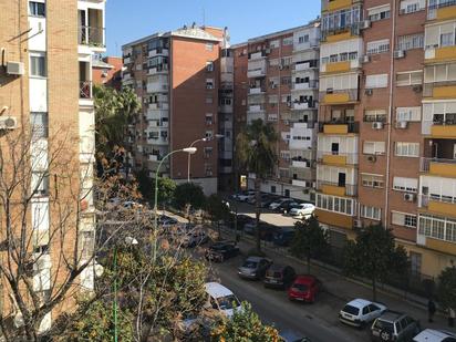 Exterior view of Flat for sale in  Sevilla Capital