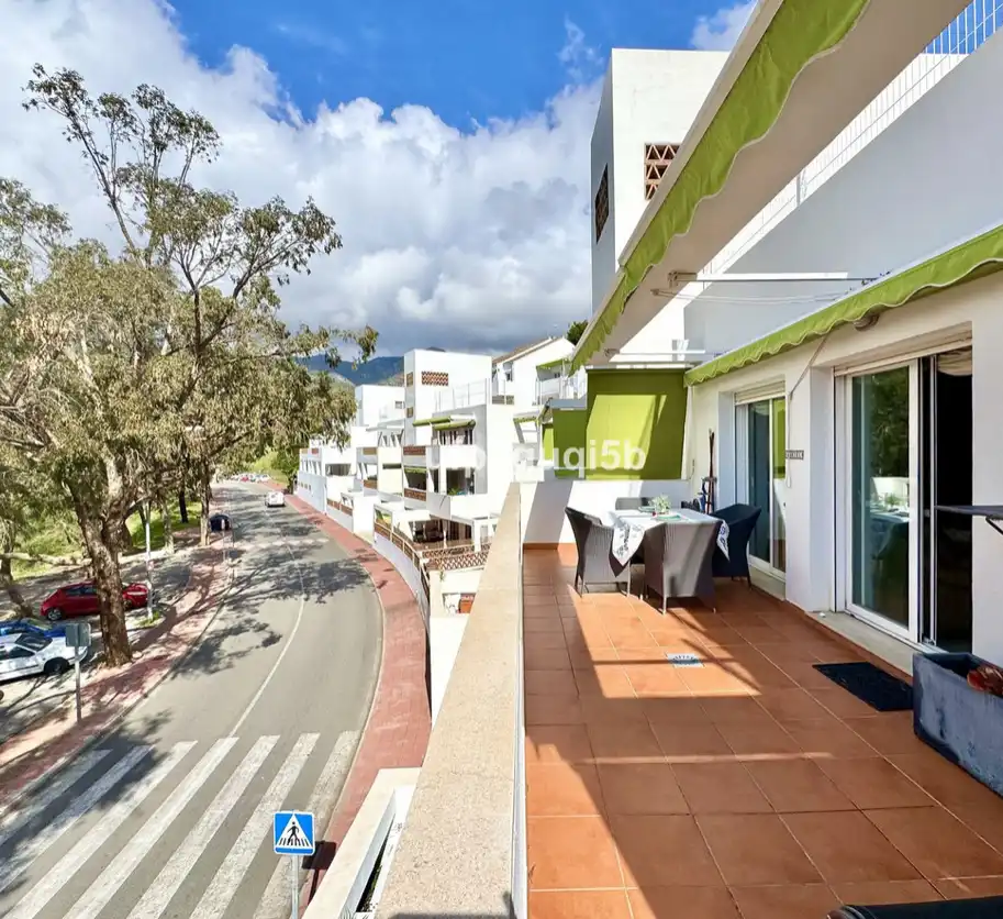 Flat with pool for sale in Torrequebrada