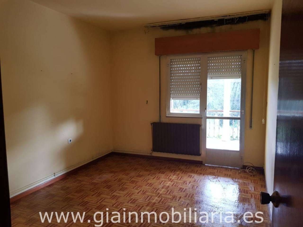 Dormitori de Casa adosada en venda en Caldas de Reis amb Terrassa