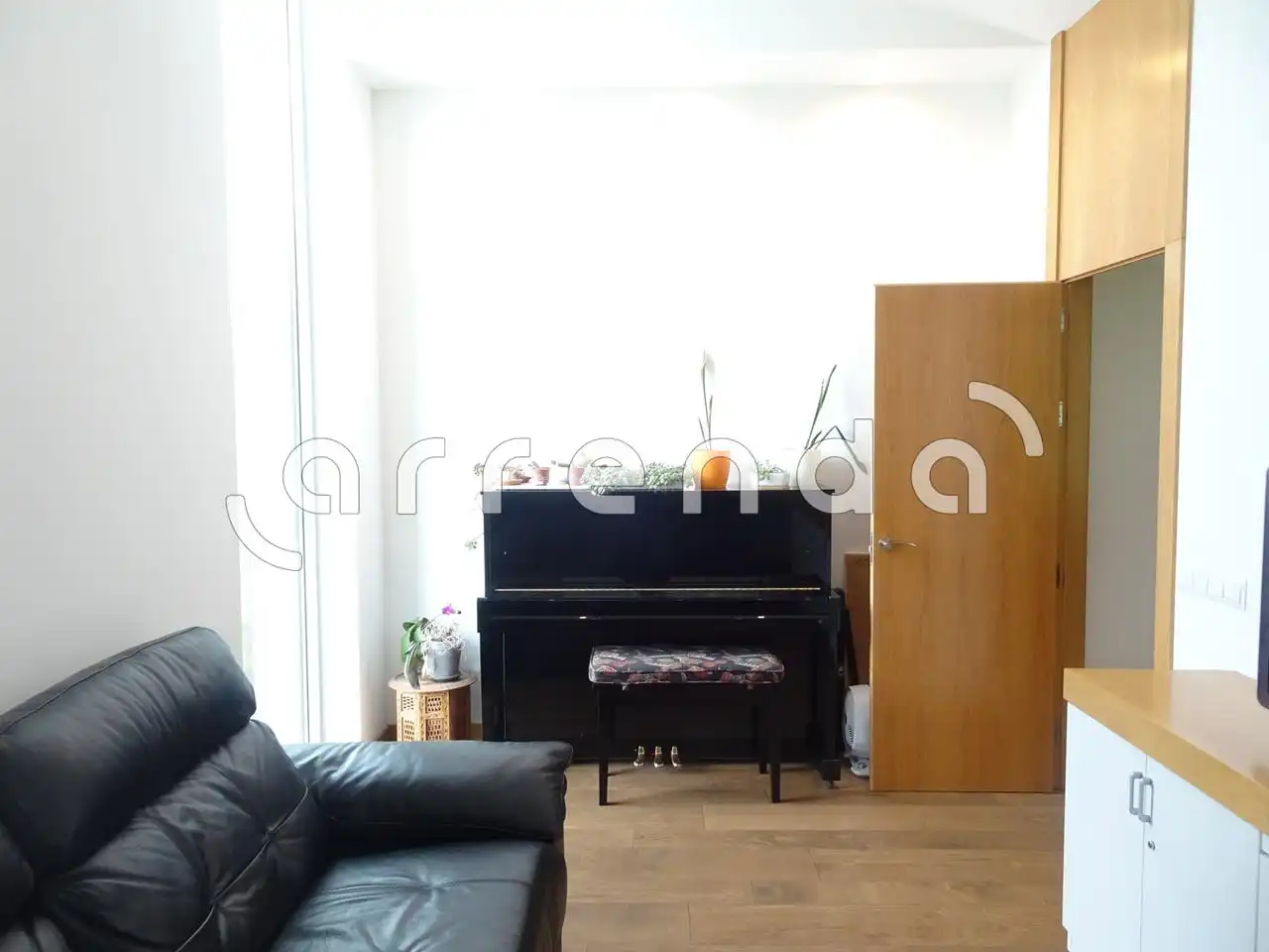 Sala d'estar de Casa o xalet de lloguer en Piélagos amb Jardí privat, Piscina i Moblat
