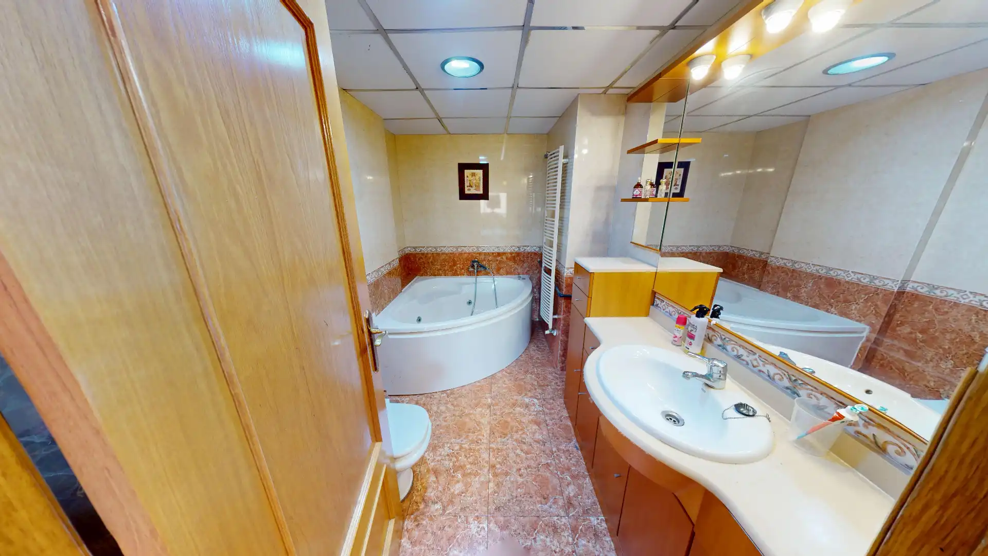 Baño de Piso en venta en Alicante / Alacant con Aire acondicionado, Calefacción y Terraza