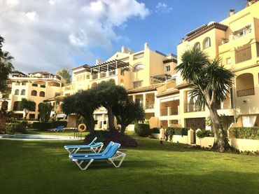 Pis amb piscina en venda a San Pedro de Alcántara