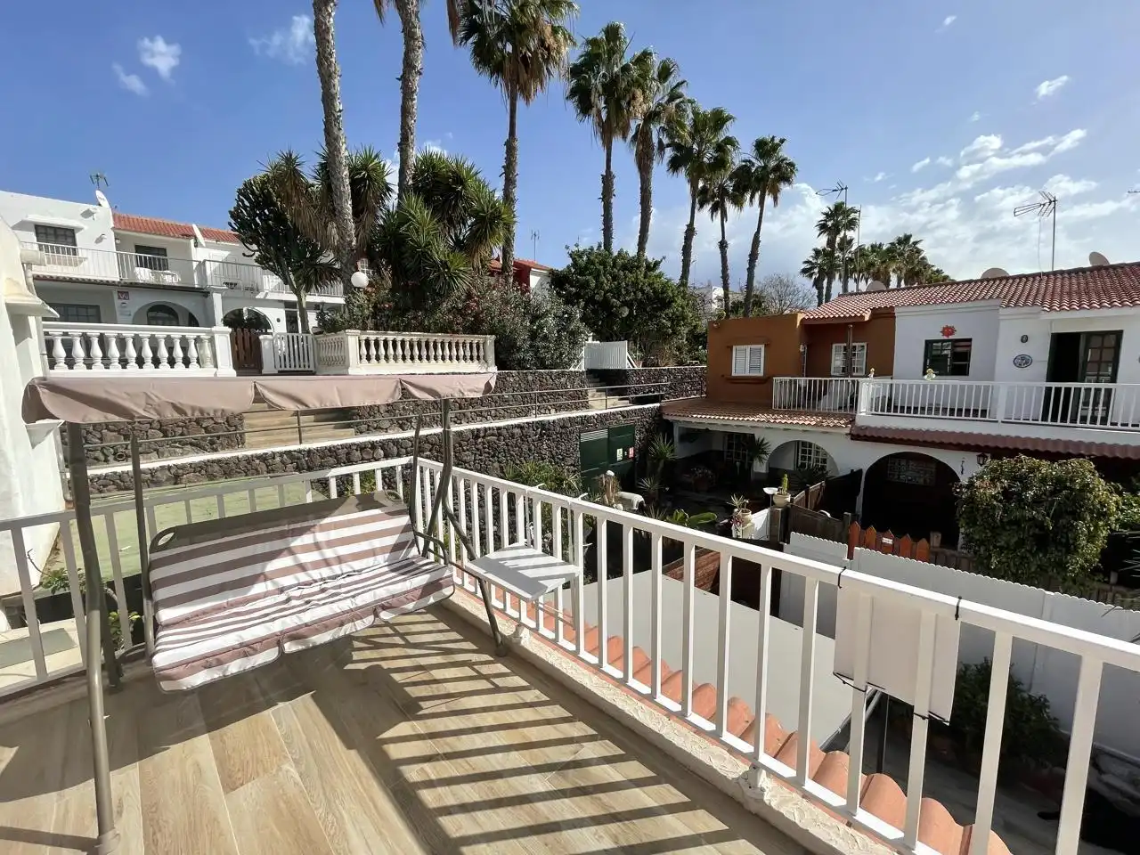 Außenansicht von Maisonette zum Verkauf in San Bartolomé de Tirajana mit Klimaanlage, Privatgarten und Parkett