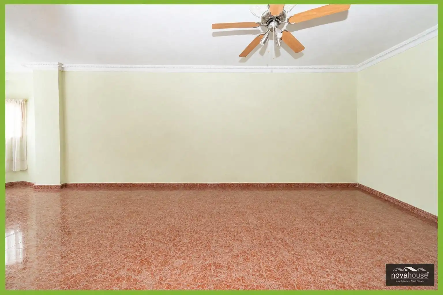 Piso con ascensor en venta en Calle de Eduardo España, imagen 4