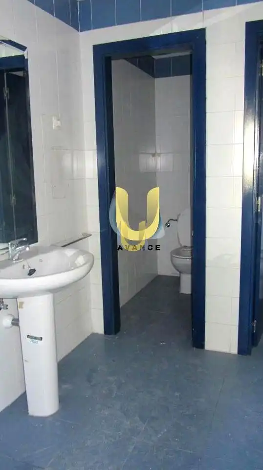 Bathroom of Industrial buildings for sale in Madrid