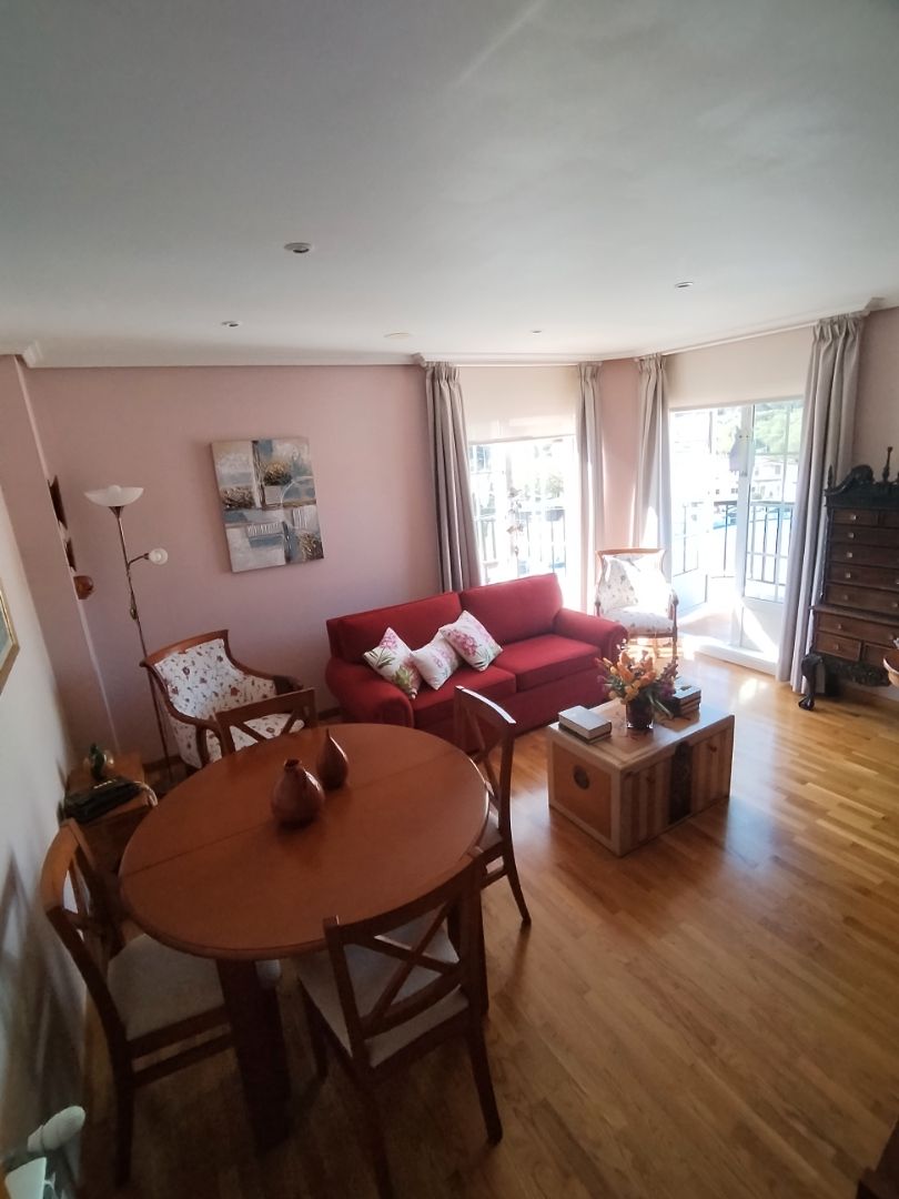 Sala d'estar de Àtic en venda en Sada (A Coruña) amb Calefacció, Parquet i Terrassa