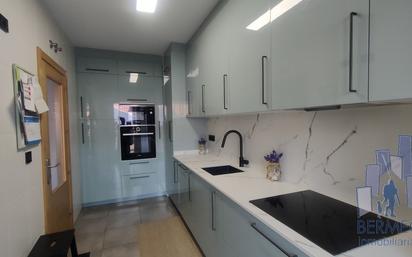Kitchen of Flat for sale in Bermeo  with Balcony