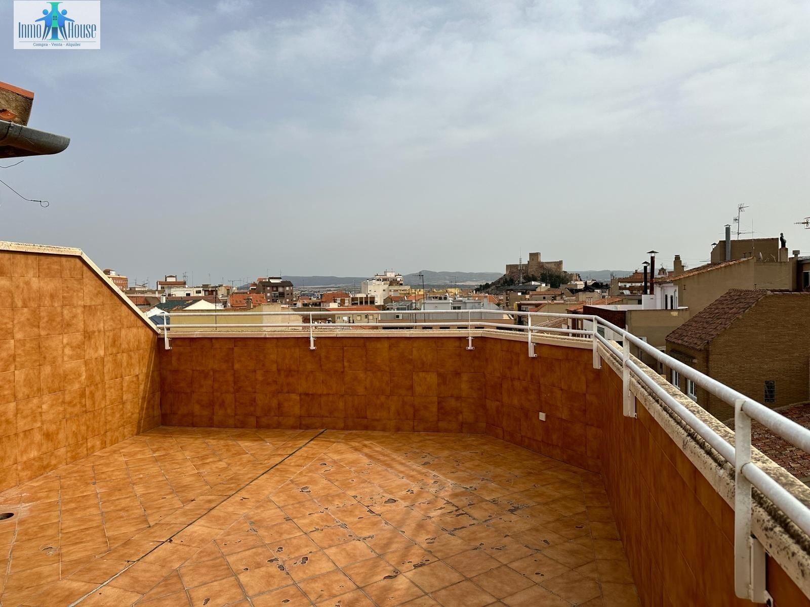 Terrace of Attic for sale in Almansa  with Air Conditioner, Heating and Private garden