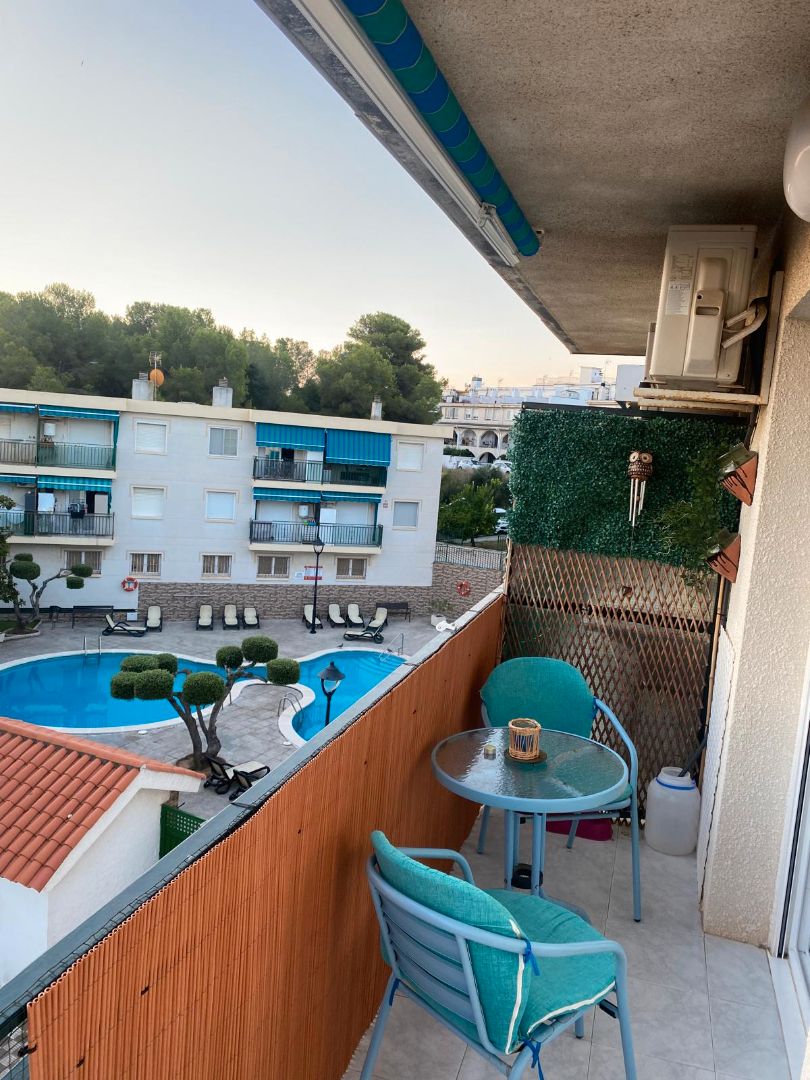 Piscina de Apartament de lloguer en Torredembarra amb Aire condicionat, Terrassa i Moblat