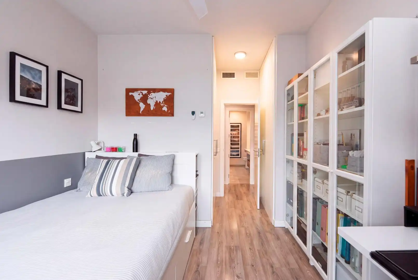 Schlafzimmer von Einfamilien-Reihenhaus zum Verkauf in Torrelodones mit Heizung, Privatgarten und Gemeinschaftspool