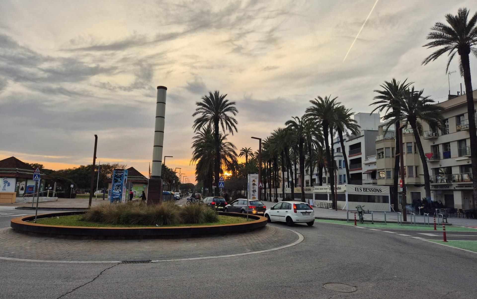Vista exterior de Local en traspaso en Vilanova i la Geltrú con Aire acondicionado, Terraza y Amueblado